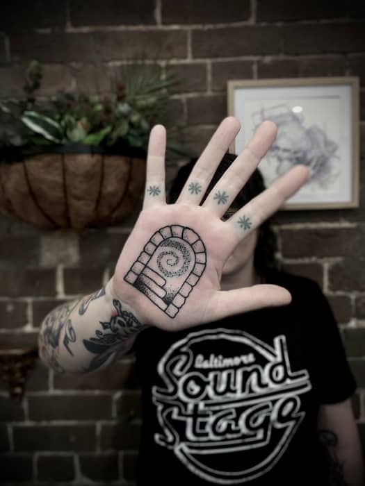 Portal? Doorway? Doortal? 😵💫
Second palm done for my twin @ashlowetattoo 👫🏻
>> Swipe to see